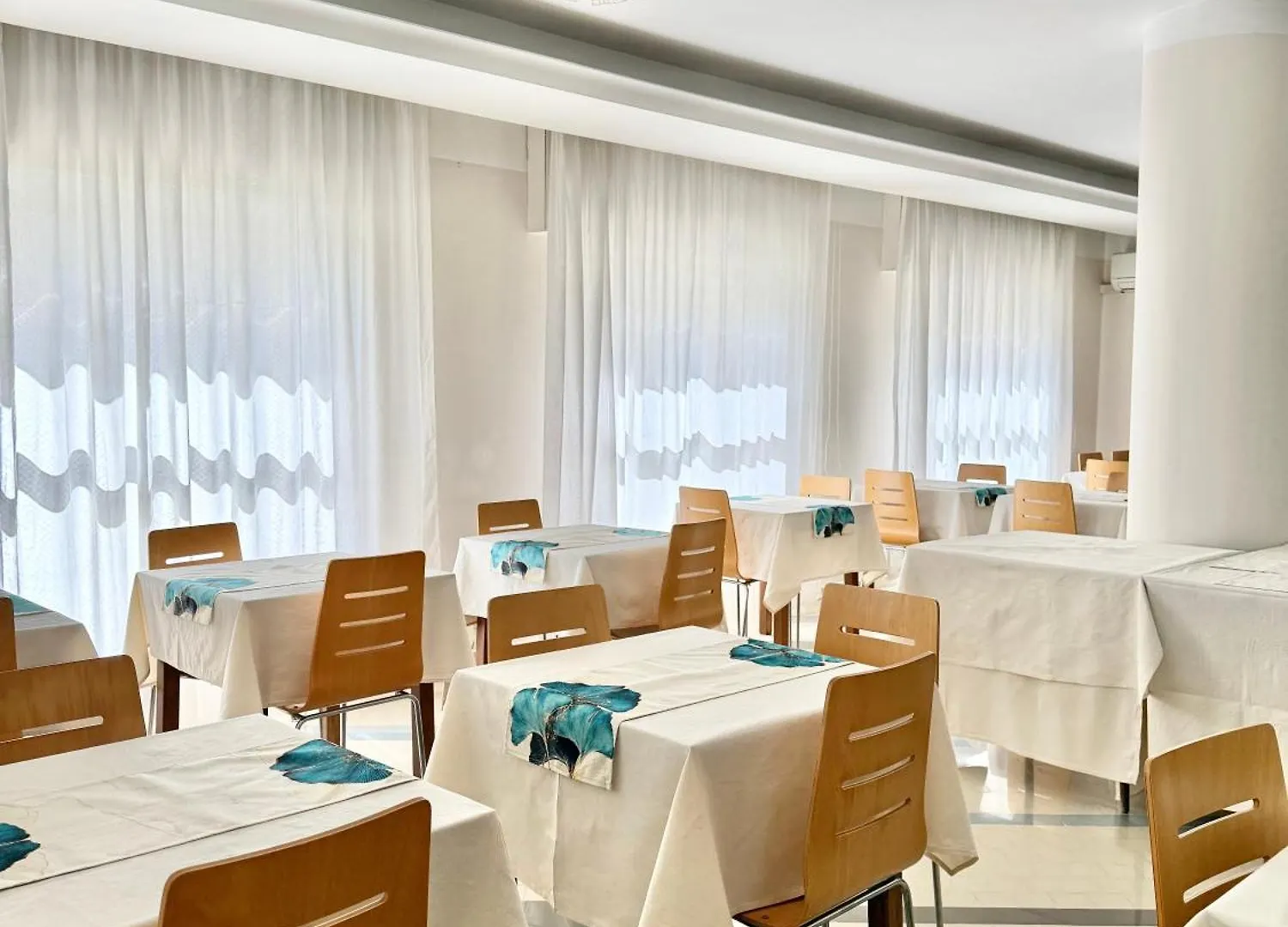**  Hotel B&B Nizza Riccione Włochy